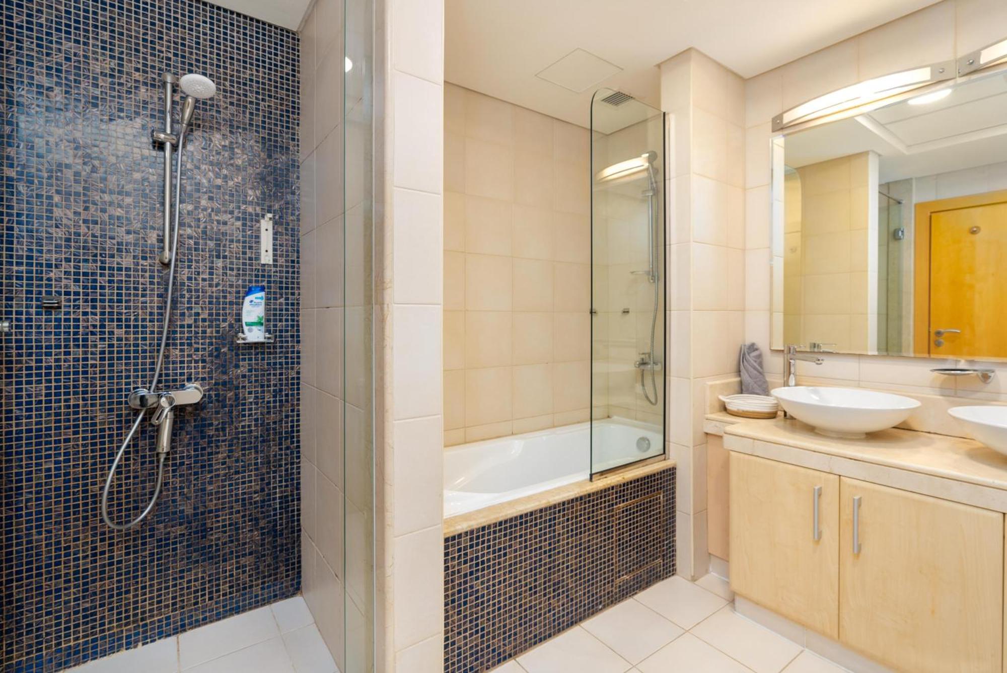 Apartment Bespoke Residences - 2 Bedroom Sea View With Access
